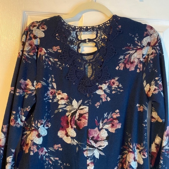 Francesca’s Dress - Picture 2 of 3